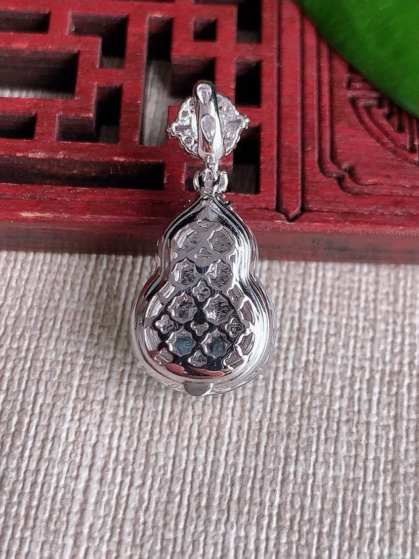 天然A货翡翠18K金伴白月光葫芦吊坠尺寸26.8×17×12.2×8m量4.12g 0713