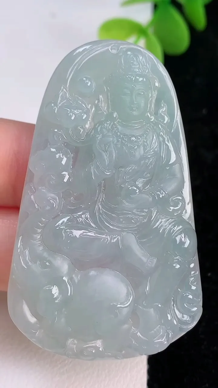 天然A货翡翠普贤菩萨吊坠，尺寸52.2-33-5.5，重量:20.00g
7月14日