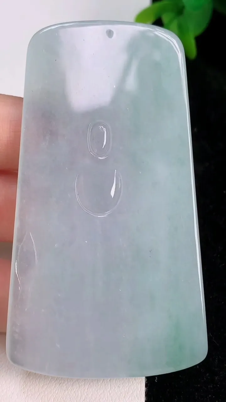 天然A货翡翠虚空藏观音菩萨吊坠，尺寸73.8-40.6-5.8，重量:40.58g
7月14日