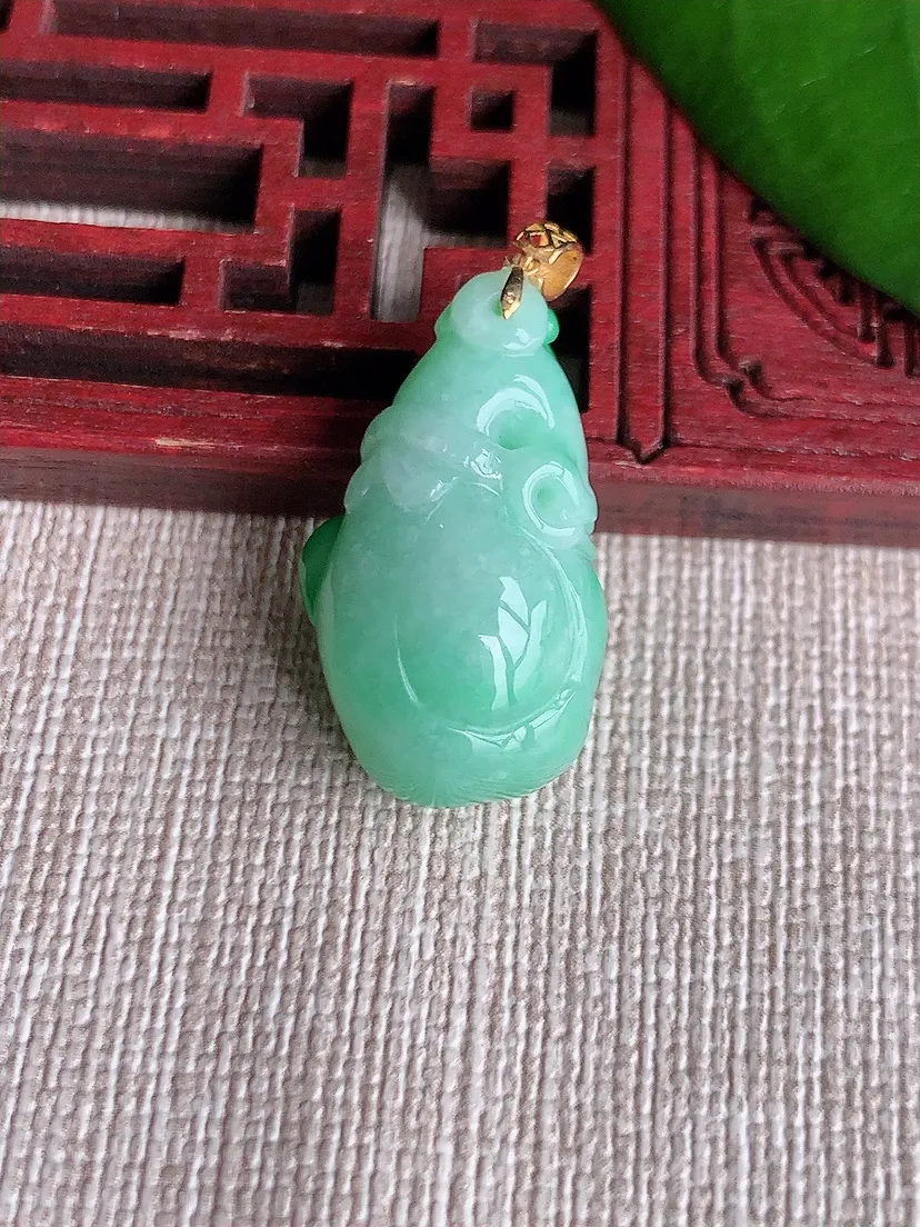 天然A货翡翠冰润18K金扣头飘绿福袋代代有钱吊坠尺寸24.8×14×11.5m量6.10g 0713