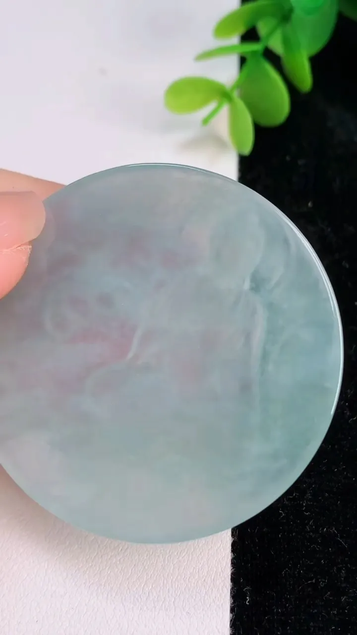 天然A货翡翠大日如来吊坠，尺寸50.3-4.7，重量:25.25g
7月14日