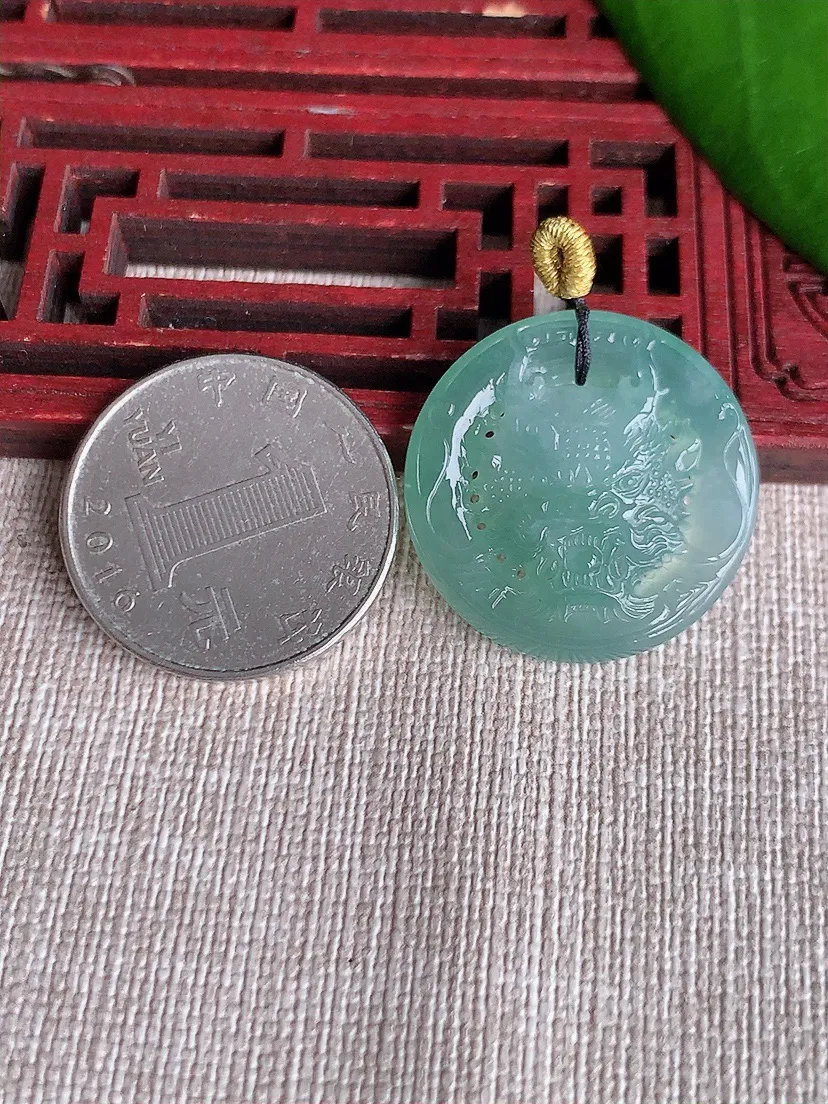 天然A货翡翠晴水龙头吊坠尺寸25.6×5.7m量6.78g 0713