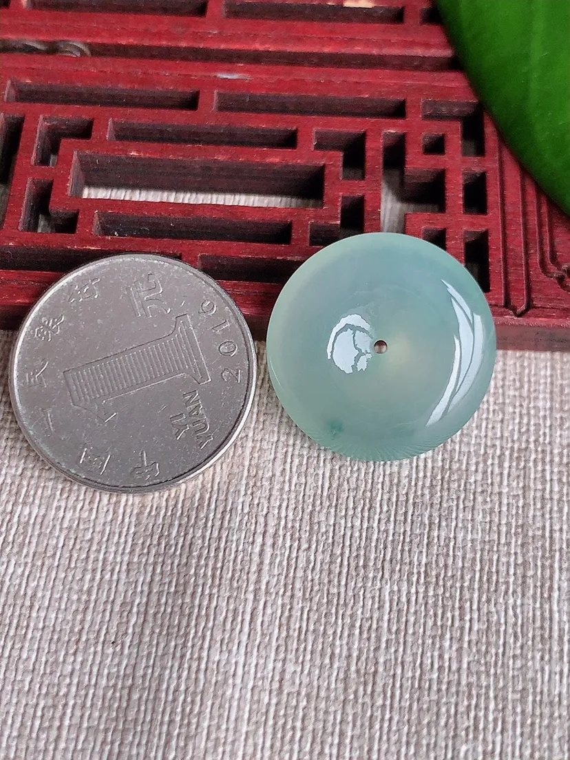 天然A货翡翠晴水飘花平安扣吊坠 尺寸22.7×6m量6.76g 0713