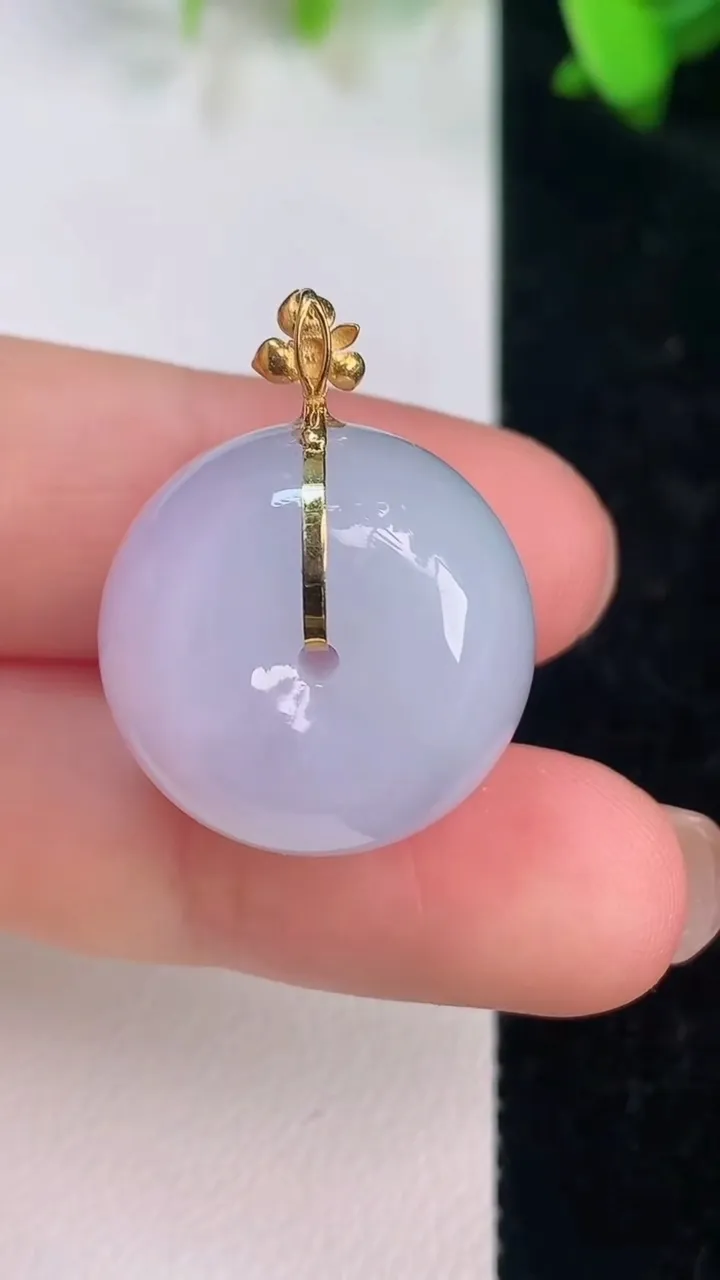 天然A货翡翠18k金紫罗兰路路通吊坠，尺寸20-13.7，重量:11.54g
7月14日