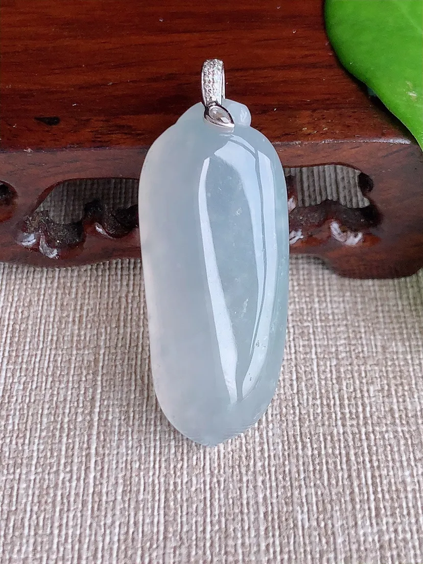 天然A货翡翠18K白月光福瓜吊坠尺寸45.2×40.5×17×7m量11.12g 0713