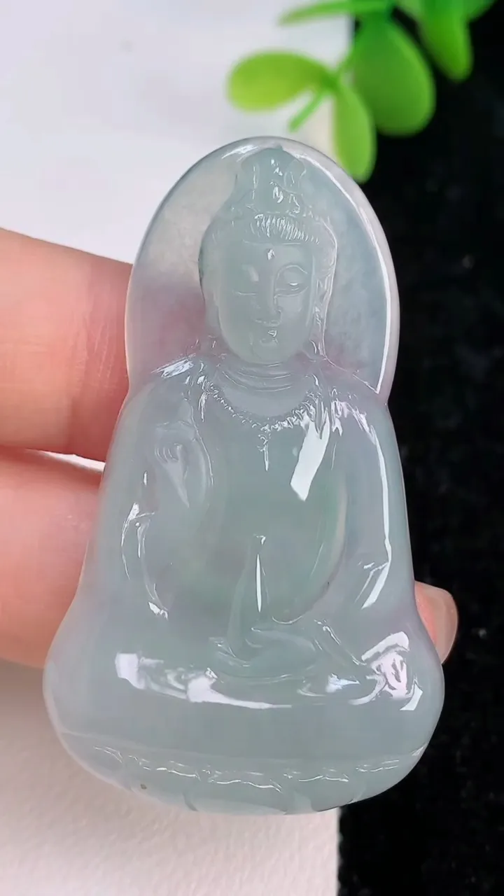 天然A货翡翠观音菩萨吊坠，尺寸49.6-29.3-6，重量:14.00g
7月14日