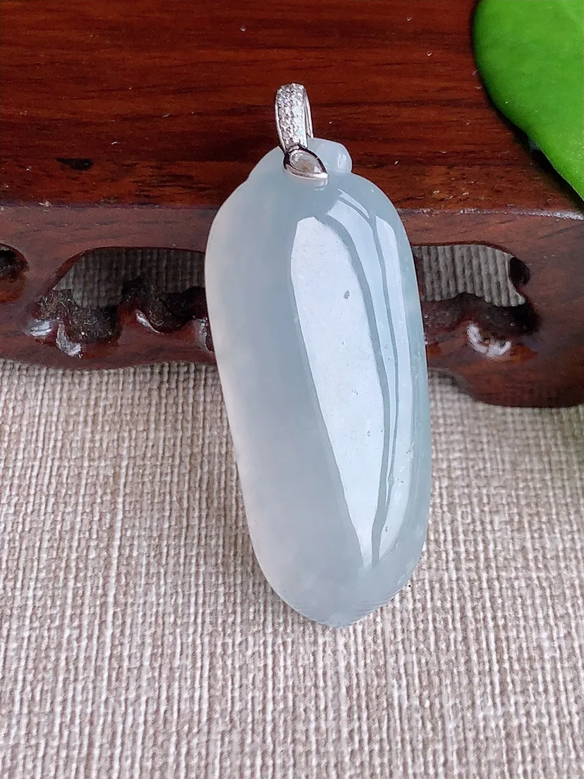 天然A货翡翠18K白月光福瓜吊坠尺寸45.2×40.5×17×7m量11.12g 0713