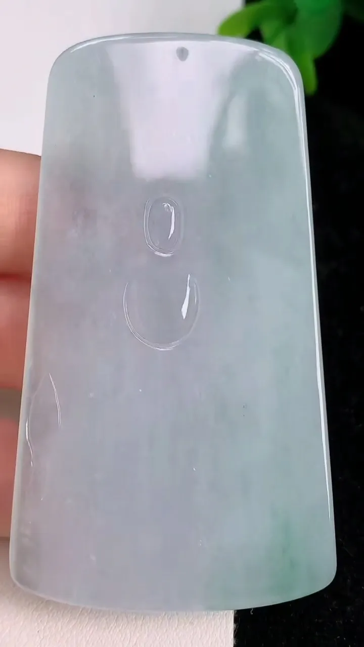 天然A货翡翠虚空藏观音菩萨吊坠，尺寸73.8-40.6-5.8，重量:40.58g
7月14日