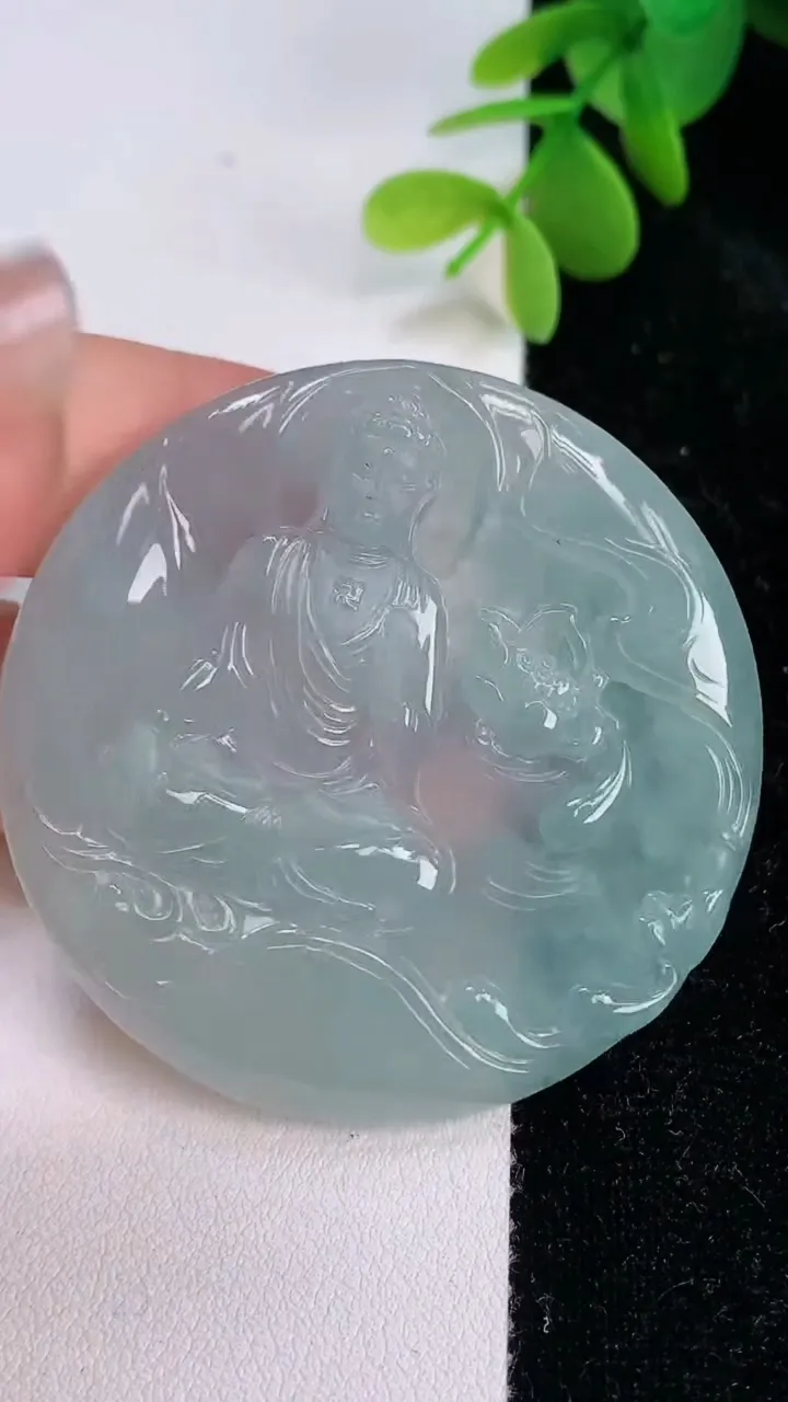 天然A货翡翠大日如来吊坠，尺寸50.3-4.7，重量:25.25g
7月14日