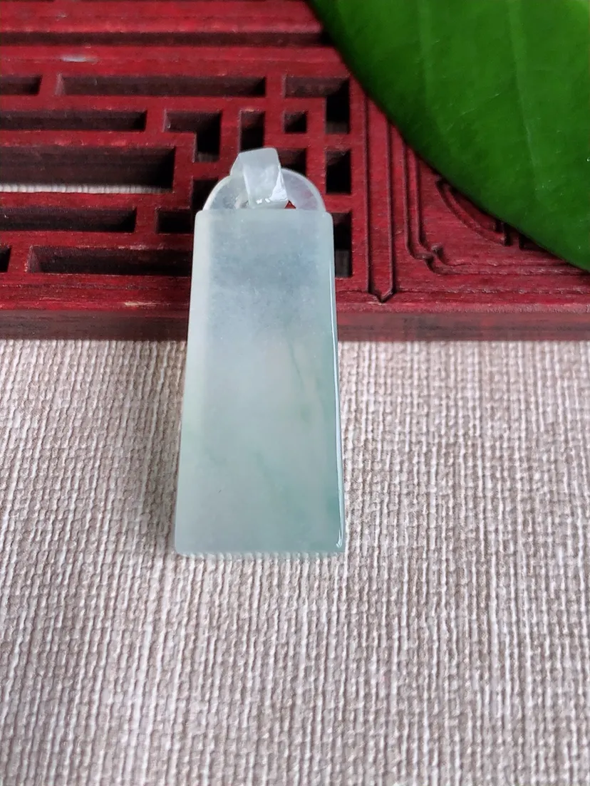 天然A货翡翠飘花无事牌吊坠尺寸37.7×14×5.6m量7.55g 0713