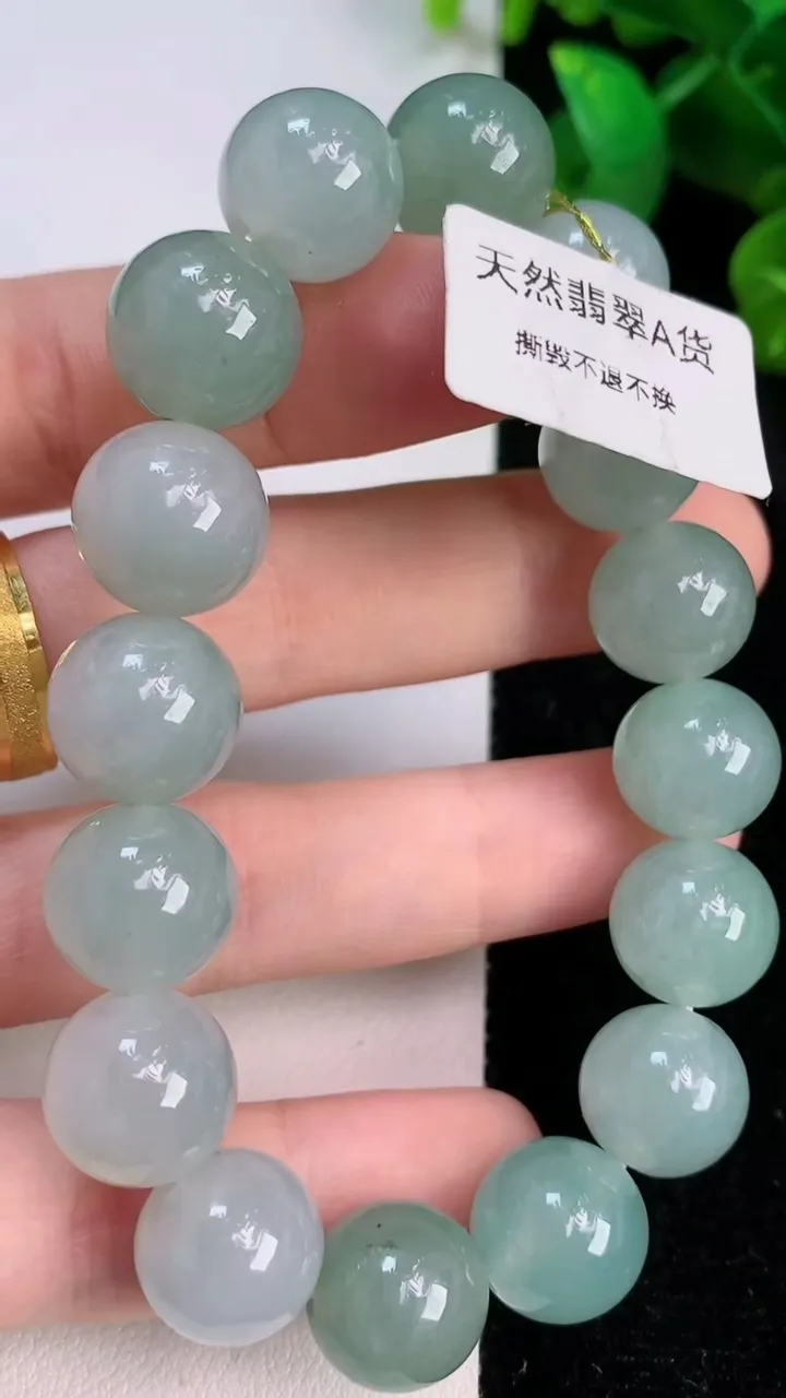 天然A货翡翠圆珠手串，尺寸12.2-16颗，重量:51.90g7月14日
工厂直销收藏佳品,种好水足