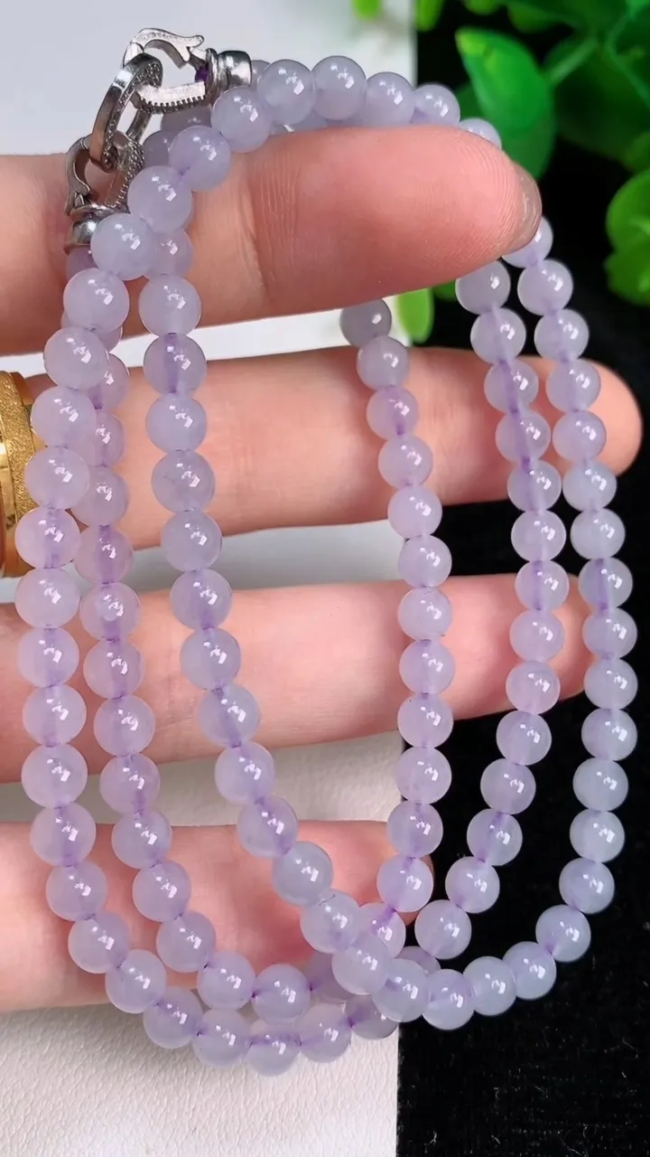 天然A货翡翠紫罗兰圆珠项链，尺寸4.8-119颗，重量:26.42g
7月14日