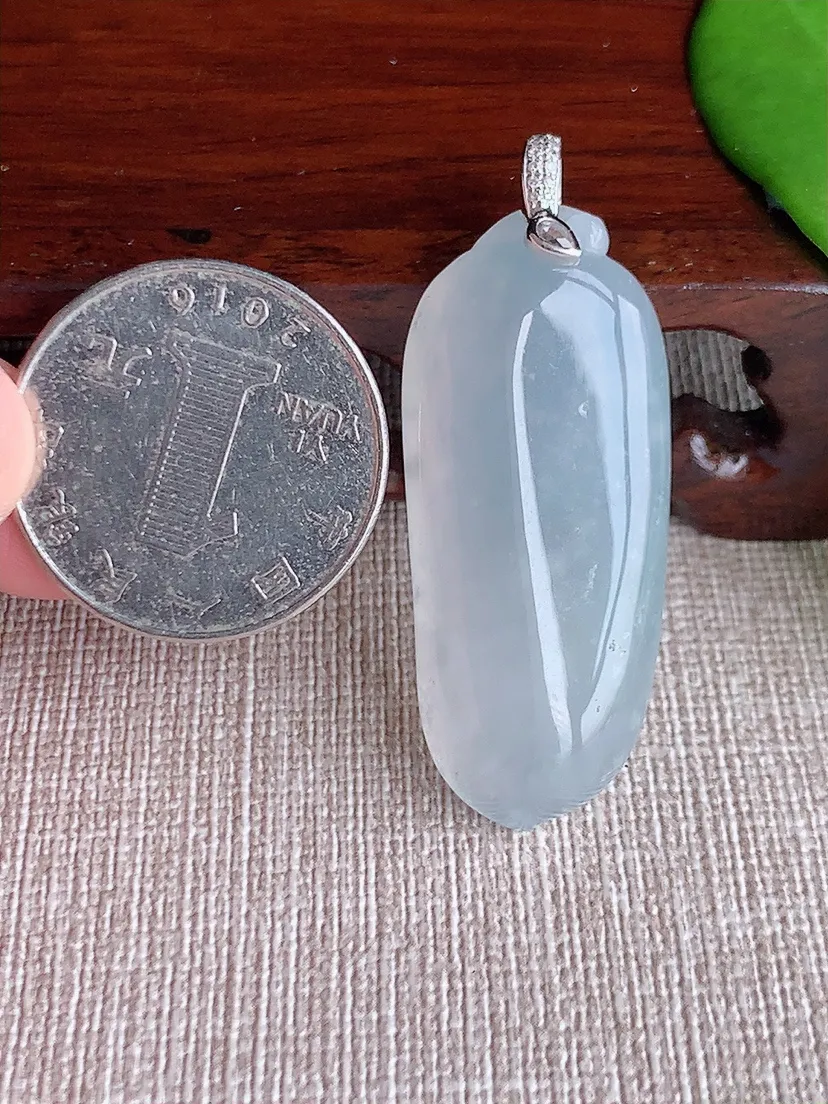 天然A货翡翠18K白月光福瓜吊坠尺寸45.2×40.5×17×7m量11.12g 0713