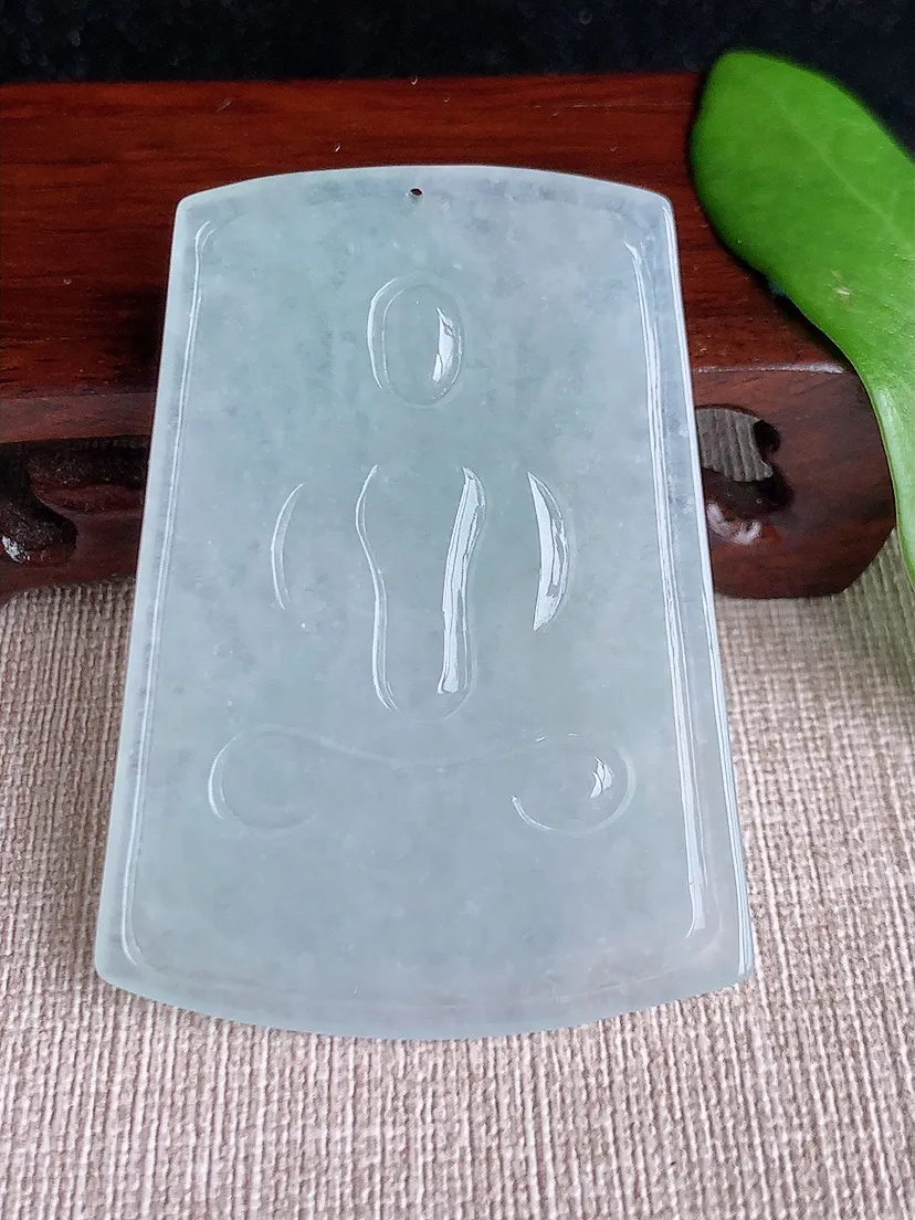 天然A货翡翠晴水千手观音吊坠尺寸59.6×44×6m量31.58g 0713