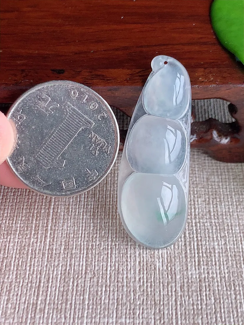 天然A货翡翠飘花四季豆福豆平安豆吊坠尺寸41.2×15×5.8m量5.13g 0713