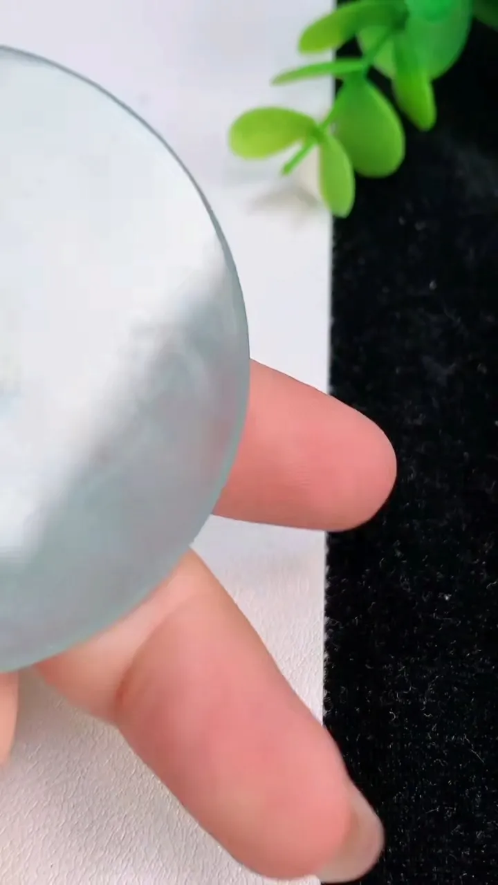 天然A货翡翠大日如来吊坠，尺寸50.3-4.7，重量:25.25g
7月14日