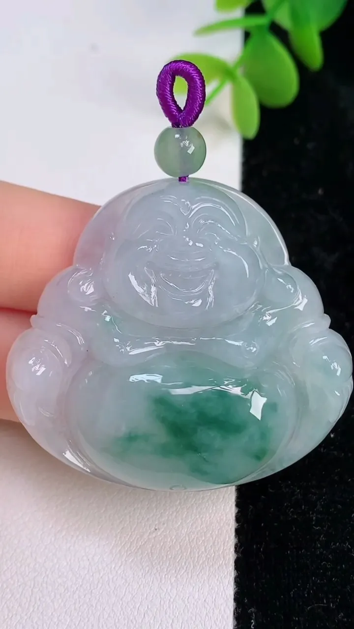 天然A货翡翠飘花佛公吊坠，尺寸44.5-9，重量:24.84g
7月14日