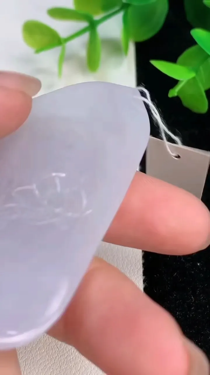 天然A货翡翠紫罗兰观音菩萨吊坠，尺寸63.5-39.5-4.7，重量:23.27g
7月15日