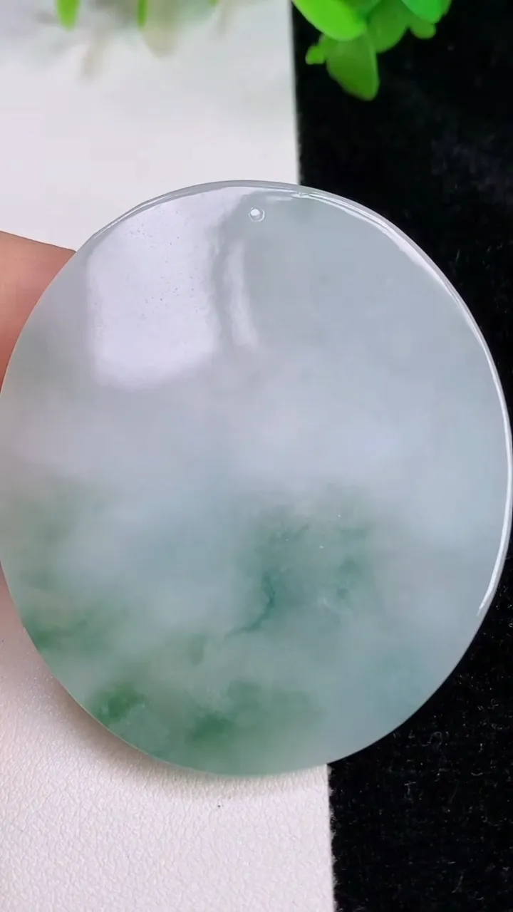 天然A货翡翠飘花祥龙观音菩萨吊坠，尺寸58-51-6，重:34.47g
7月15日