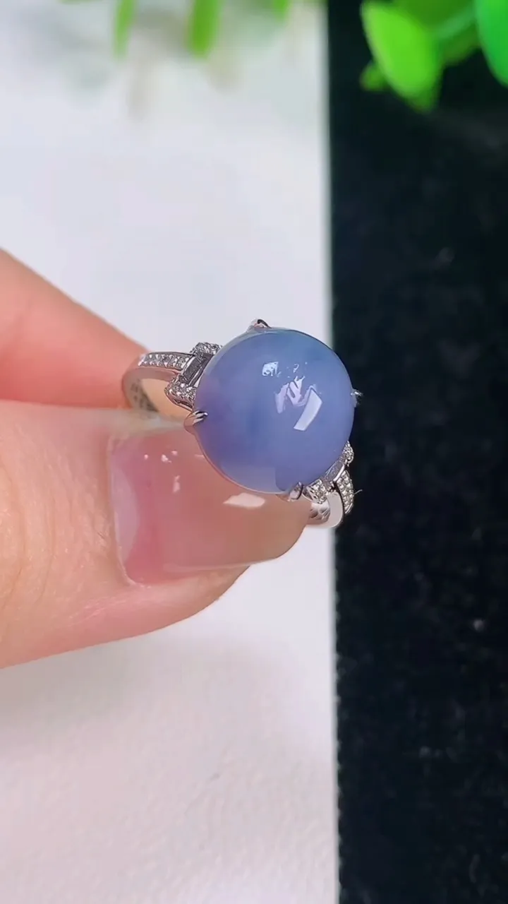 天然A货翡翠18k金紫罗兰蛋面戒指，尺寸17.8-11-10.2，重量:2.63g2025年7月15