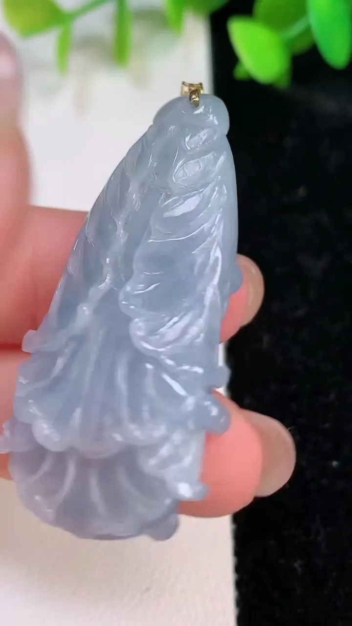 天然A货翡翠k金紫罗兰白菜吊坠，尺寸44-23.2-9.5，重:13.70g
7月15日