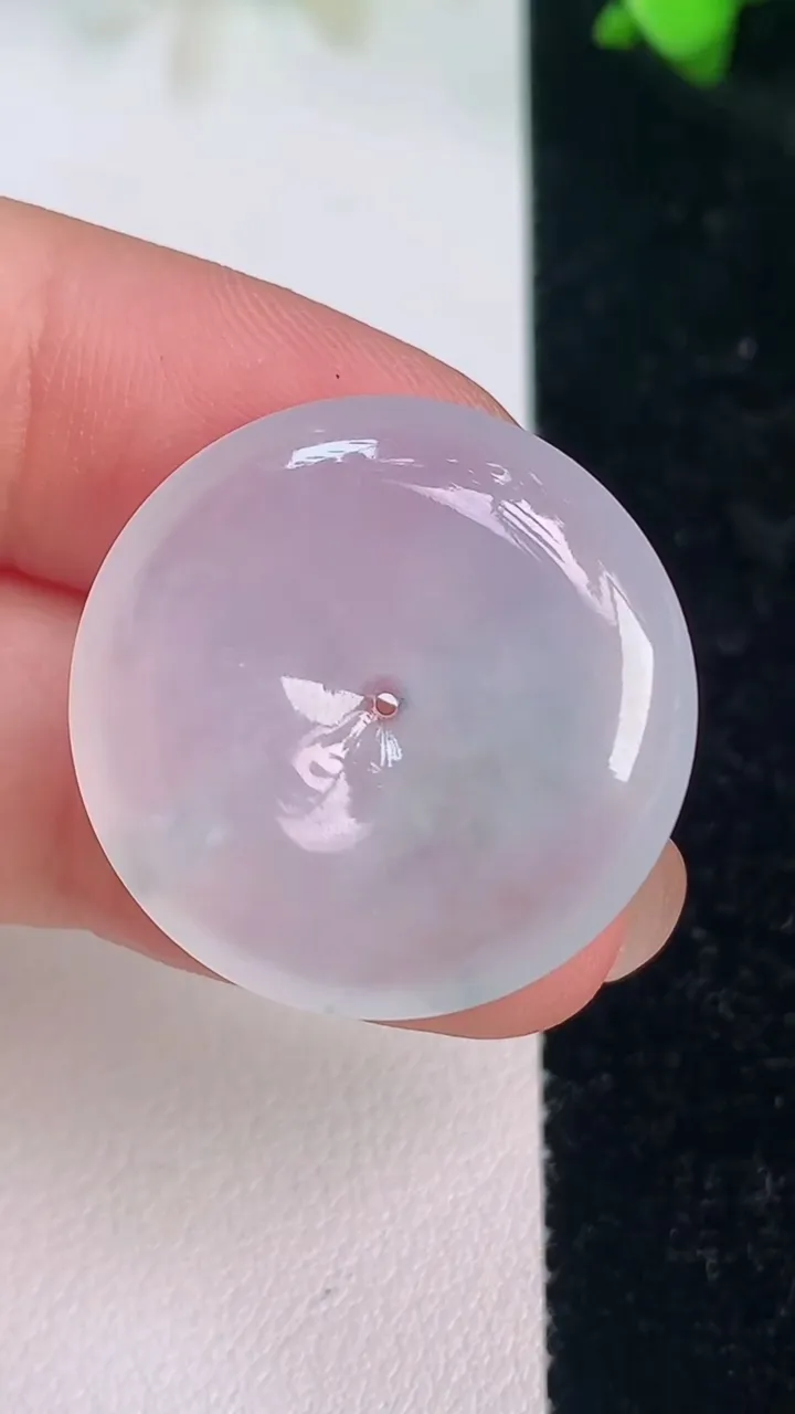 天然A货翡翠冰种飘花平安扣吊坠，尺寸25.4-4.8，重量:6.28g
7月15日