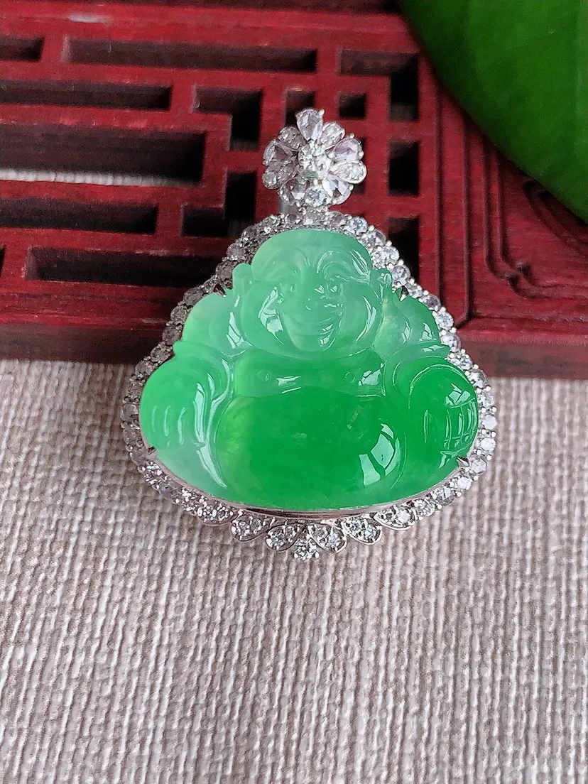 天然A货翡翠18K金伴钻阳绿佛公吊坠尺寸32.5×26.8×11裸石19.3×23m量8.32g 0