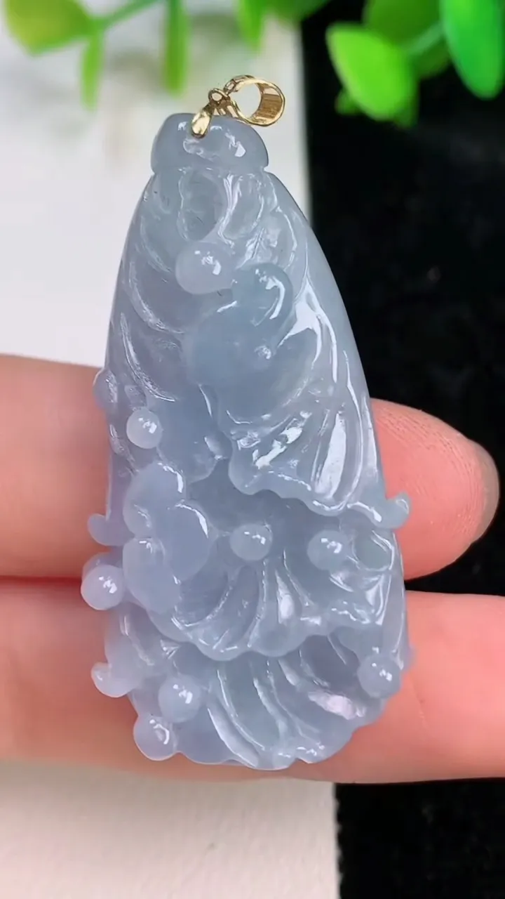 天然A货翡翠k金紫罗兰白菜吊坠，尺寸44-23.2-9.5，重:13.70g
7月15日