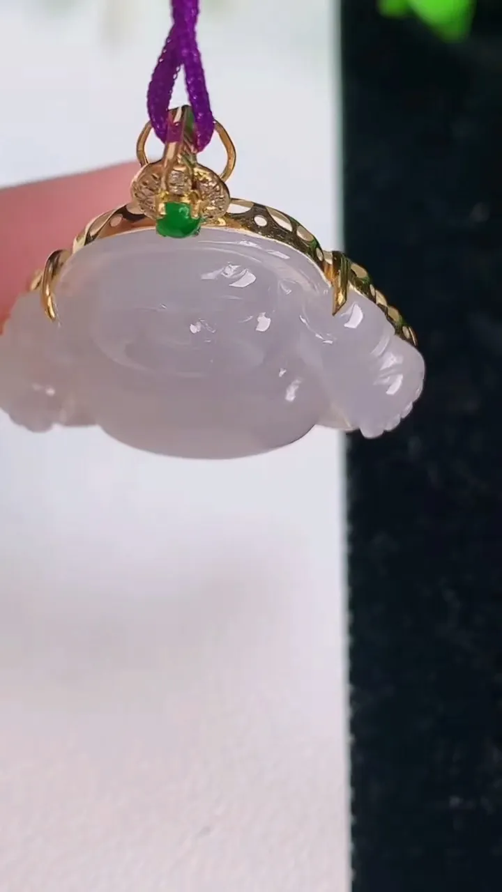 天然A货翡翠种白冰佛公吊坠，尺寸19-27-7.5，重量:4.86g
7月15日