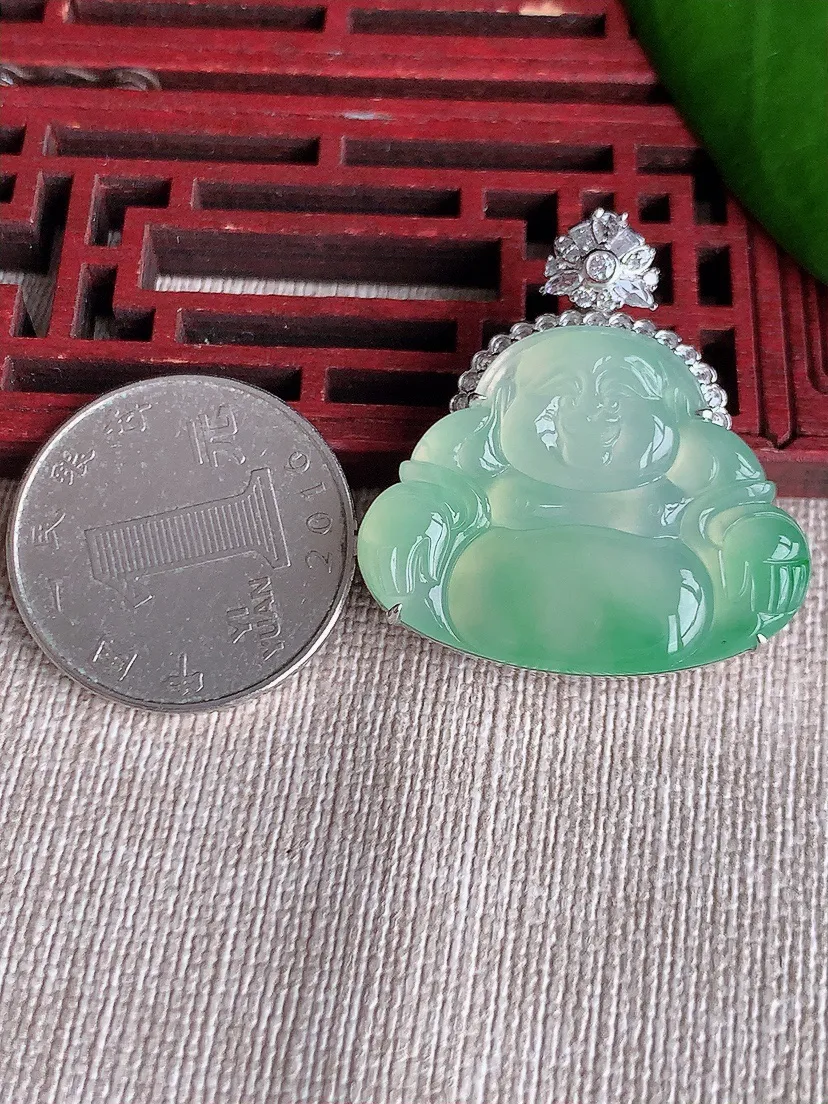 天然A货翡翠18K金伴飘绿佛公吊坠尺寸33×24×31×9.5m量11.96g 0713