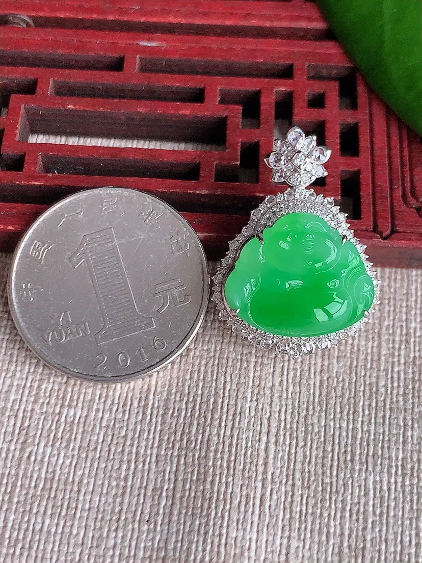 天然A货翡翠18K金伴阳绿佛公吊坠尺寸28.2×20.4×11.6裸石14.5×17.4m量5.67g 0713