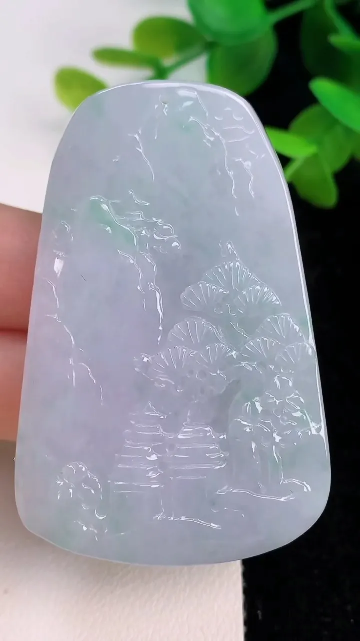 天然A货翡翠山水牌吊坠，尺寸57.3-38-8.2，重量:40.61g
7月15日