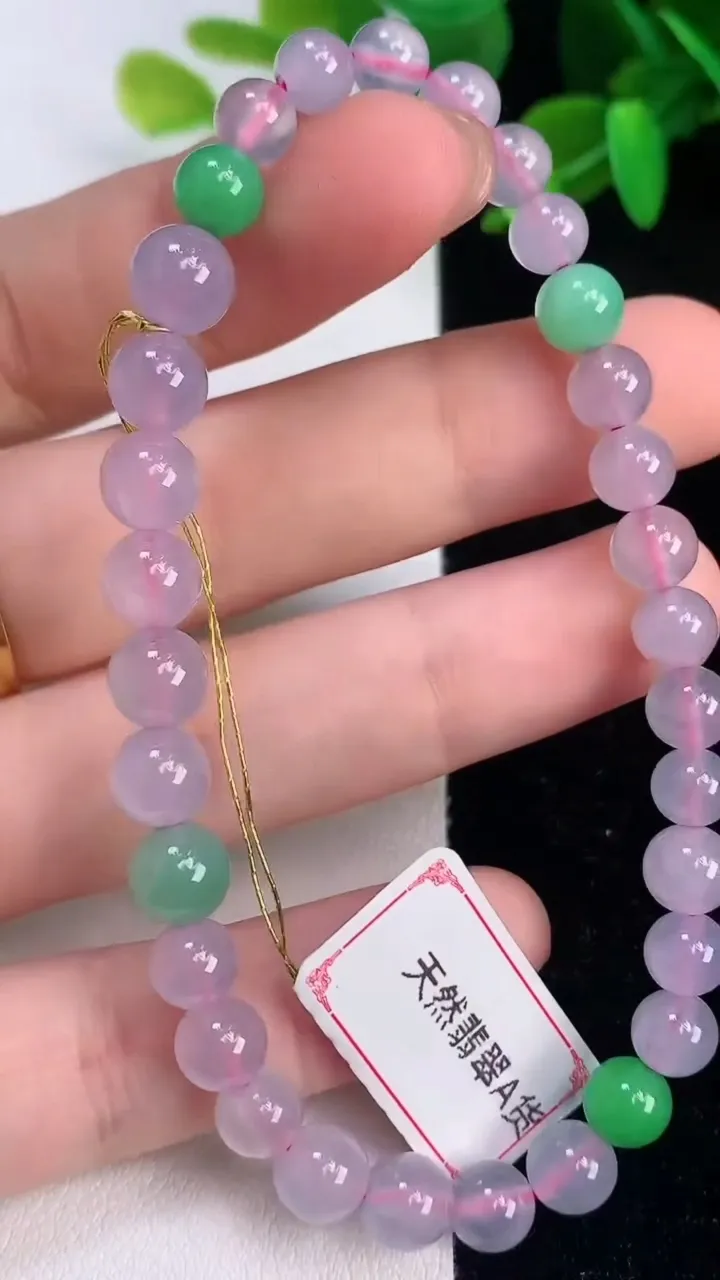 天然A货翡翠双彩圆珠手串，尺寸6.2-32颗，重量:13.62g7月15日
工厂直销收藏佳品,种好水足，色泽均匀，有种有色，上手高大气！