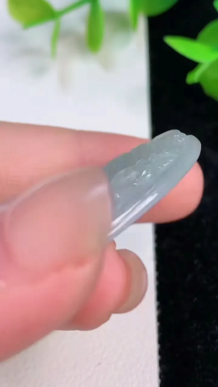 天然A货翡翠普贤菩萨吊坠，尺寸38.3-24-5，重量:8.52g
7月15日