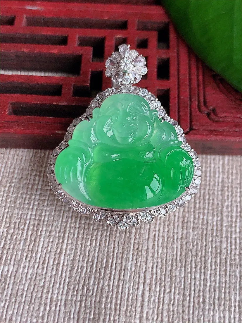 天然A货翡翠18K金伴钻阳绿佛公吊坠尺寸32.5×26.8×11裸石19.3×23m量8.32g 0