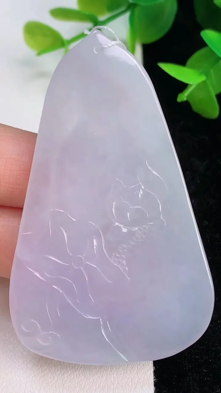天然A货翡翠紫罗兰观音菩萨吊坠，尺寸63.5-39.5-4.7，重量:23.27g
7月15日
