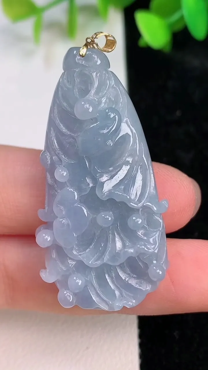 天然A货翡翠k金紫罗兰白菜吊坠，尺寸44-23.2-9.5，重:13.70g
7月15日