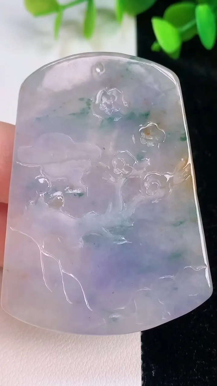 天然A货翡翠紫罗兰飘花观音菩萨吊坠，尺寸57-41.4-6，重量:29.81g
7月15日