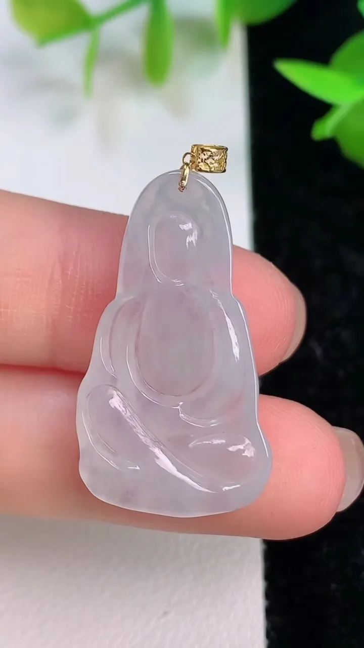 天然A货翡翠种观音菩萨吊坠，尺寸30.2-17-3.6，重量:3.55g
7月15日