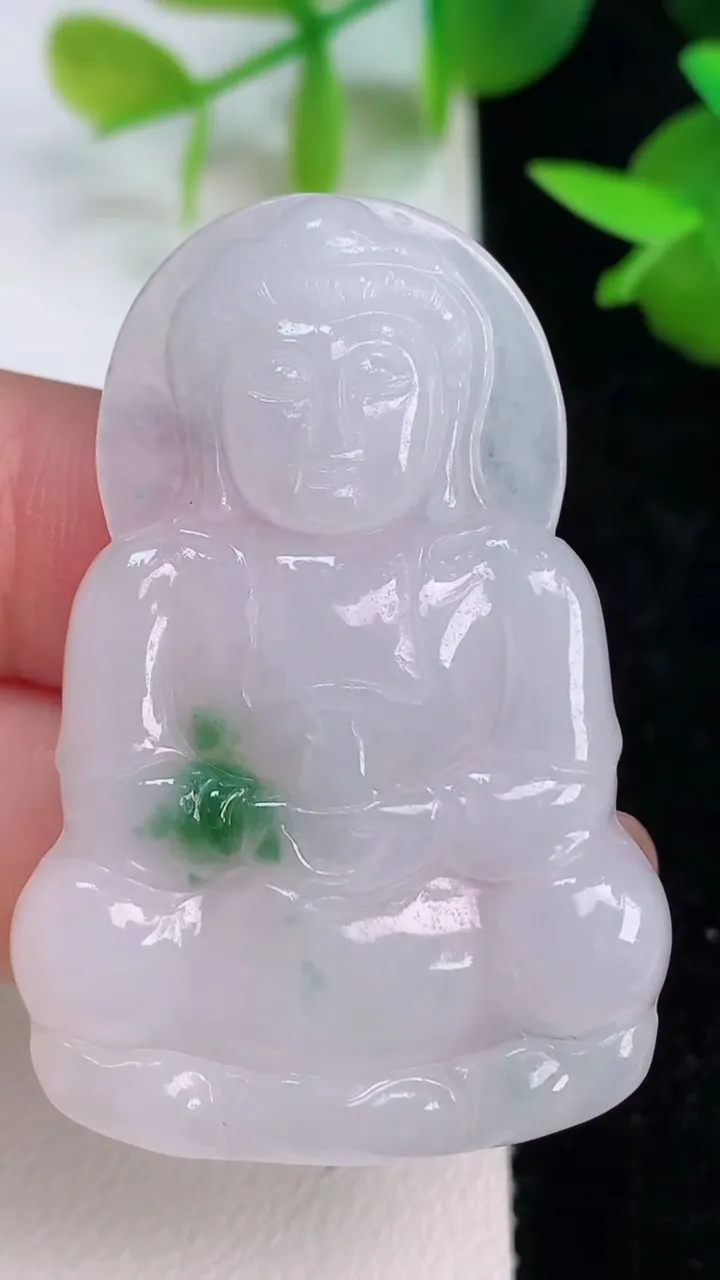 天然A货翡翠观音菩萨吊坠，尺寸45-30.7-4，重量:9.90g
7月15日