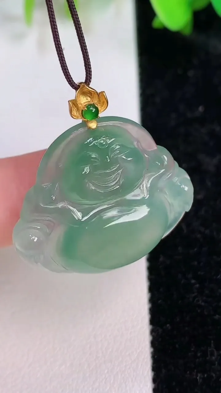 天然A货翡翠佛公吊坠，尺寸31-30-5.5，重:6.40g
7月15日