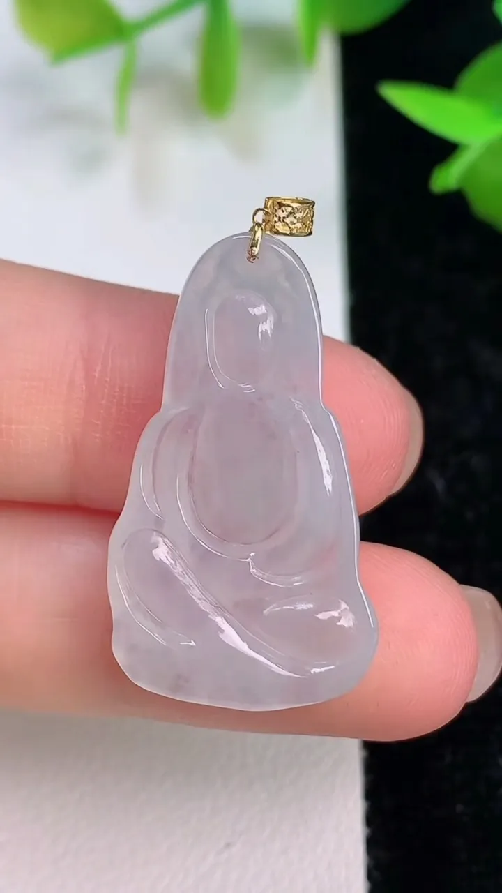 天然A货翡翠种观音菩萨吊坠，尺寸30.2-17-3.6，重量:3.55g
7月15日