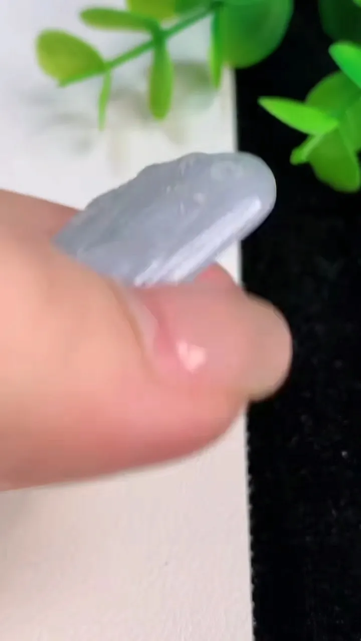 天然A货翡翠飘花普贤菩萨吊坠，尺寸56-44.8-5，重量:30.74g
7月15日