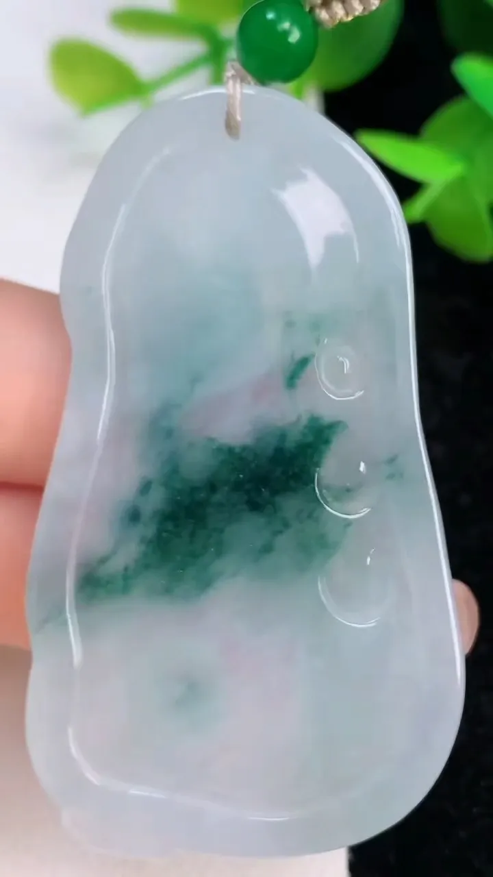 天然A货翡翠飘花大势至观音菩萨吊坠，尺寸58.4-32.6-5.7，重量:20.55g
7月15日