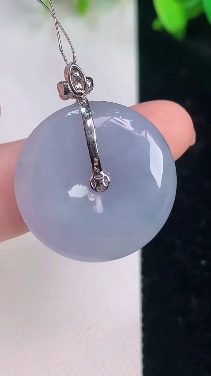 天然A货翡翠18k金紫罗兰飘花平安扣吊坠，尺寸29.8-5.3，重量:7.04g
7月15日