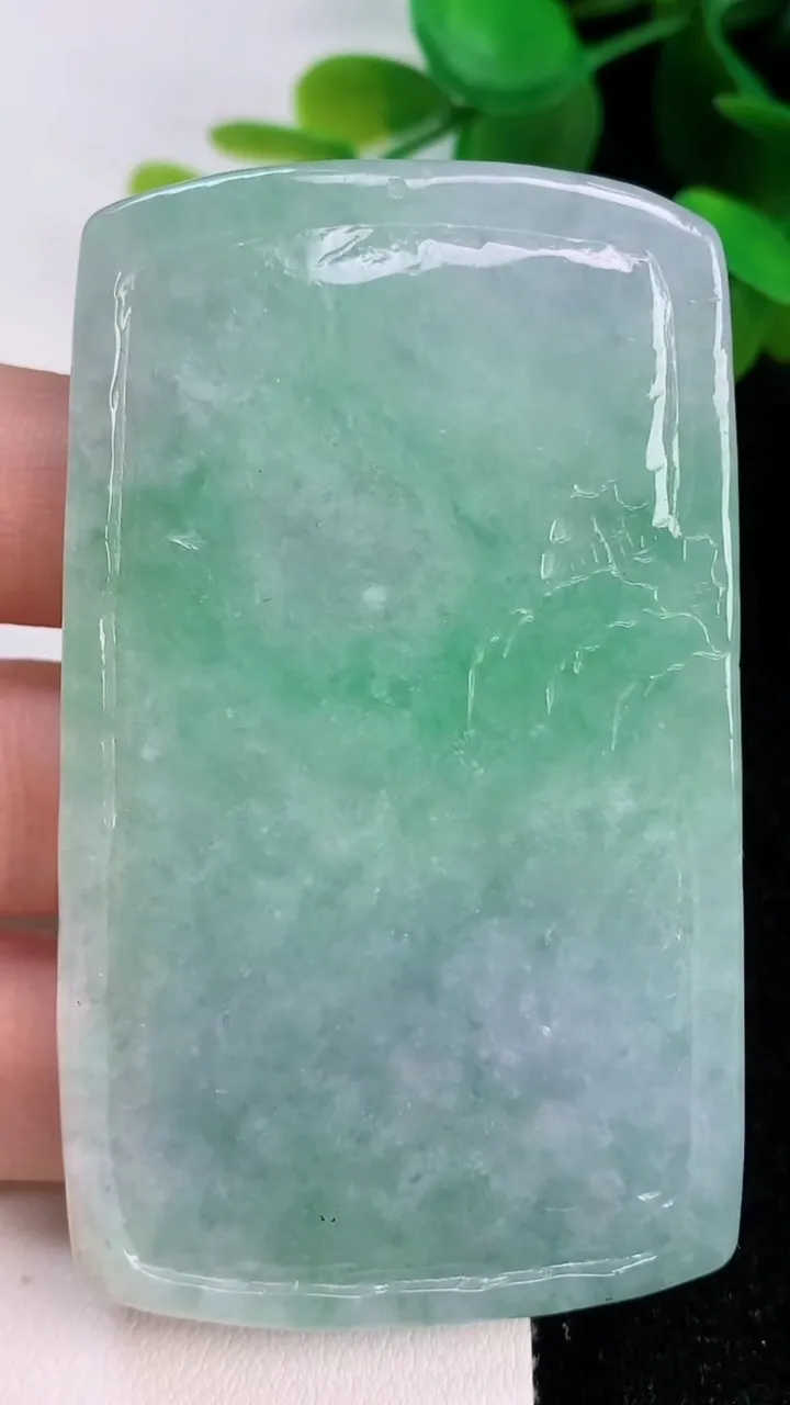 天然A货翡翠山水牌吊坠，尺寸69.7-41.7-7.2，重量:54.00g
7月15日