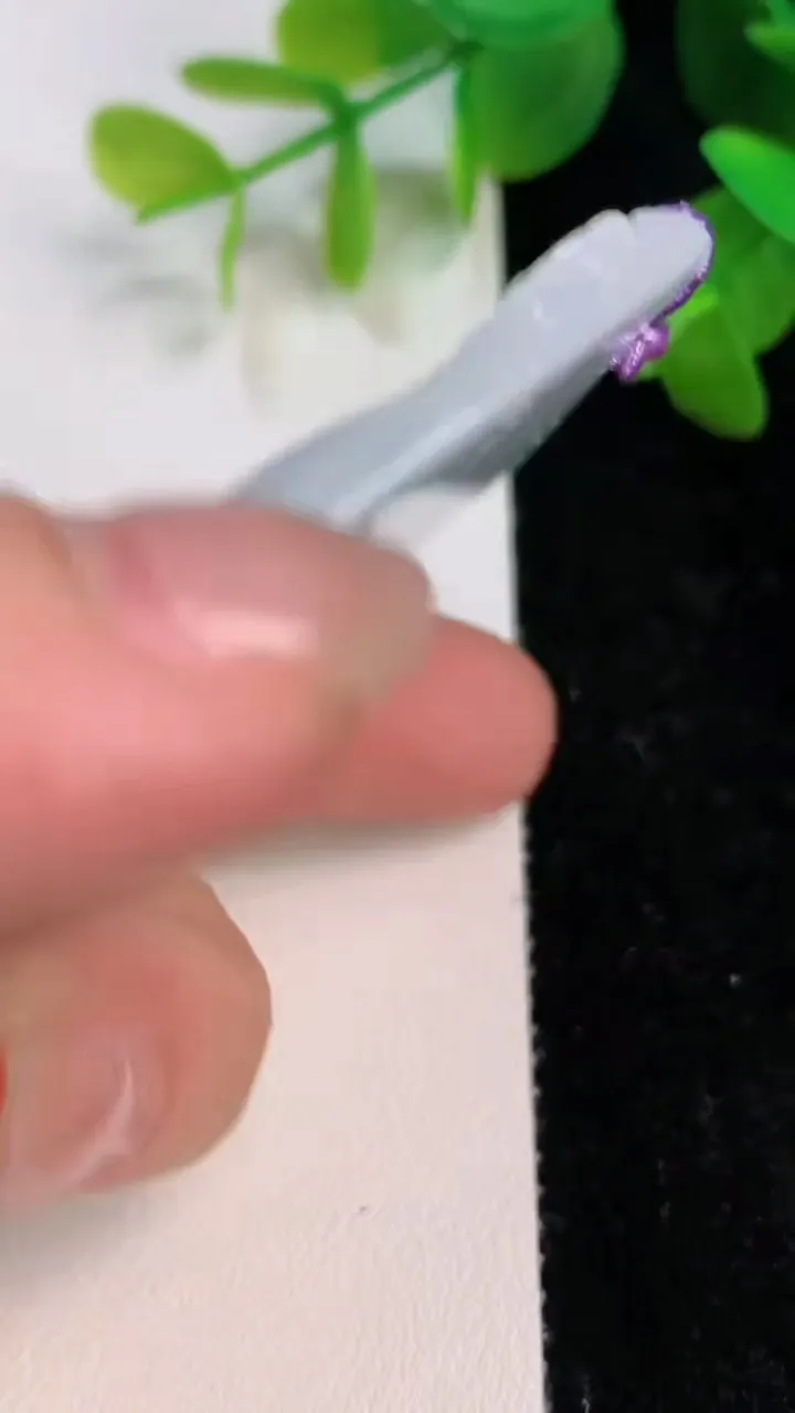 天然A货翡翠大日如来吊坠，尺寸69-42.3-5.6，重量:33.37g
7月15日