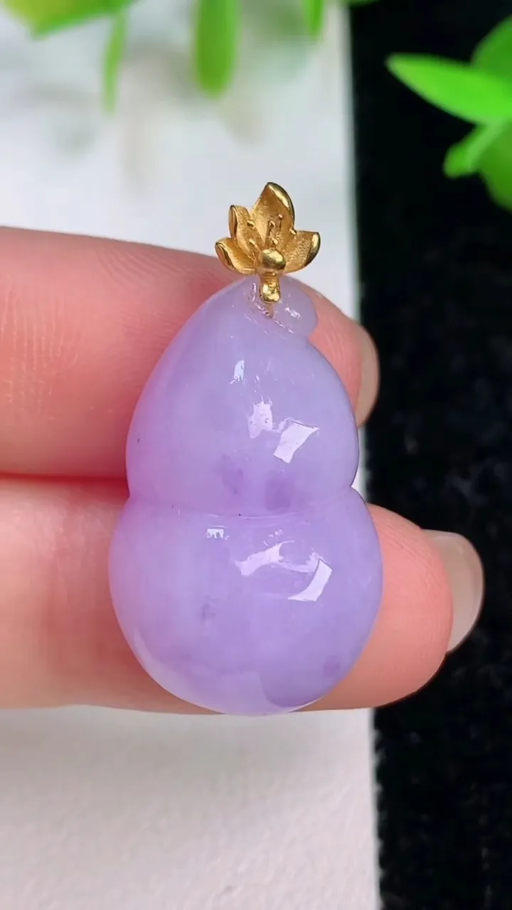 天然A货翡翠18k金紫罗兰葫芦吊坠，尺寸26-15.7-9.6，重量:6.58g
7月16日