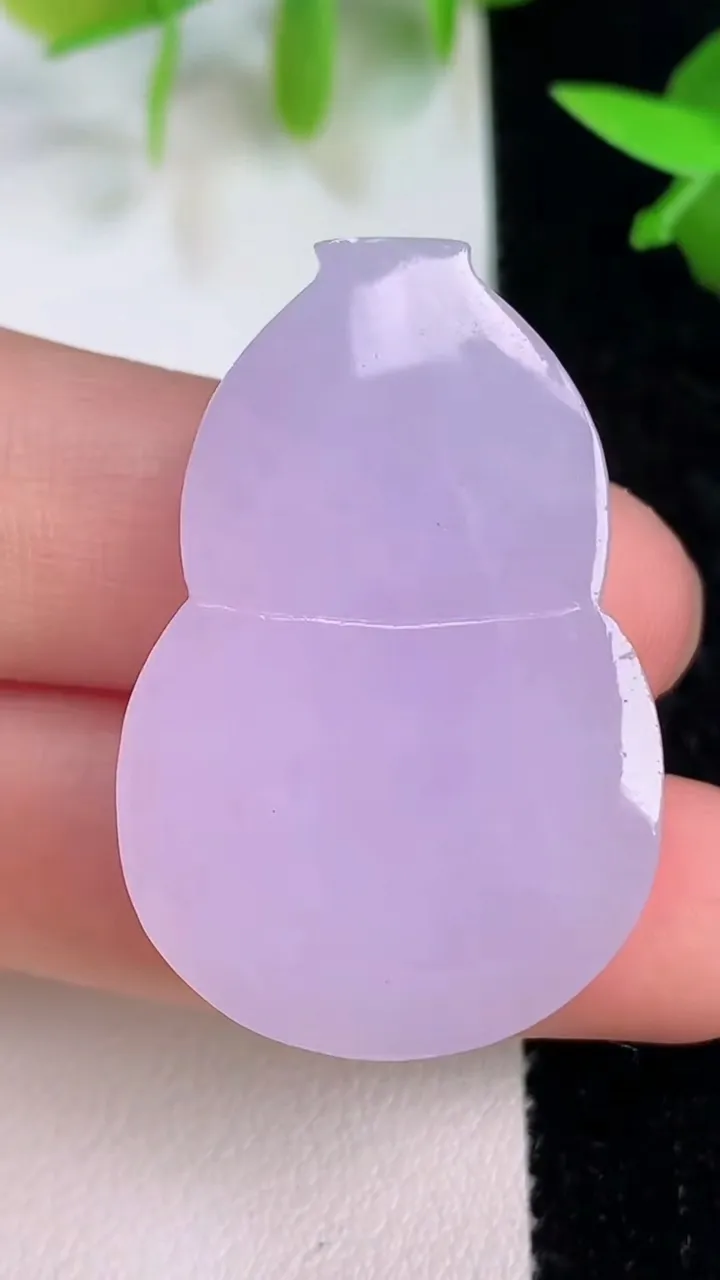 天然A货翡翠紫罗兰葫芦镶嵌件，尺寸36.6-24-9.7，重量:13.56g
7月16日