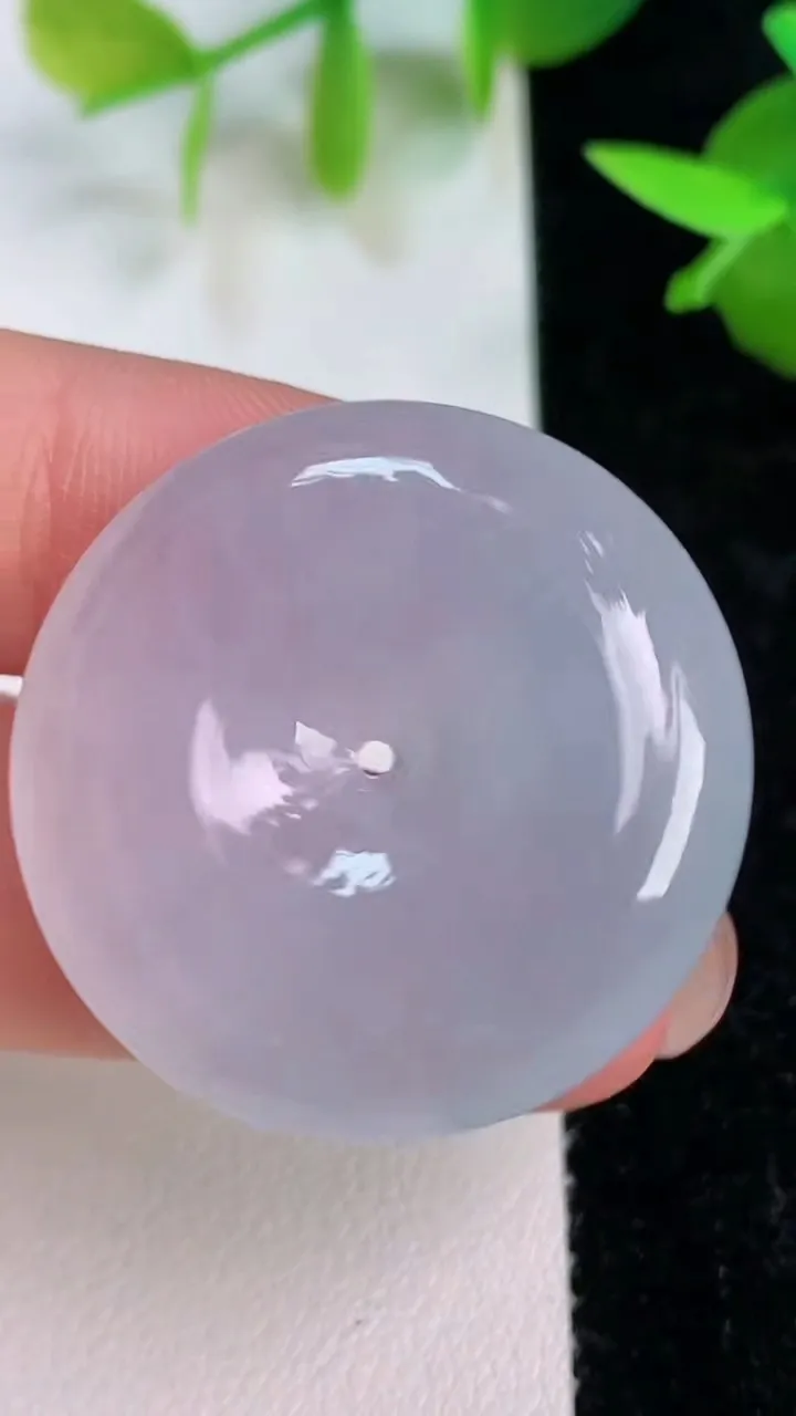 天然A货翡翠紫罗兰平安扣吊坠，尺寸30.6-6.2，重量:11.80g
7月16日